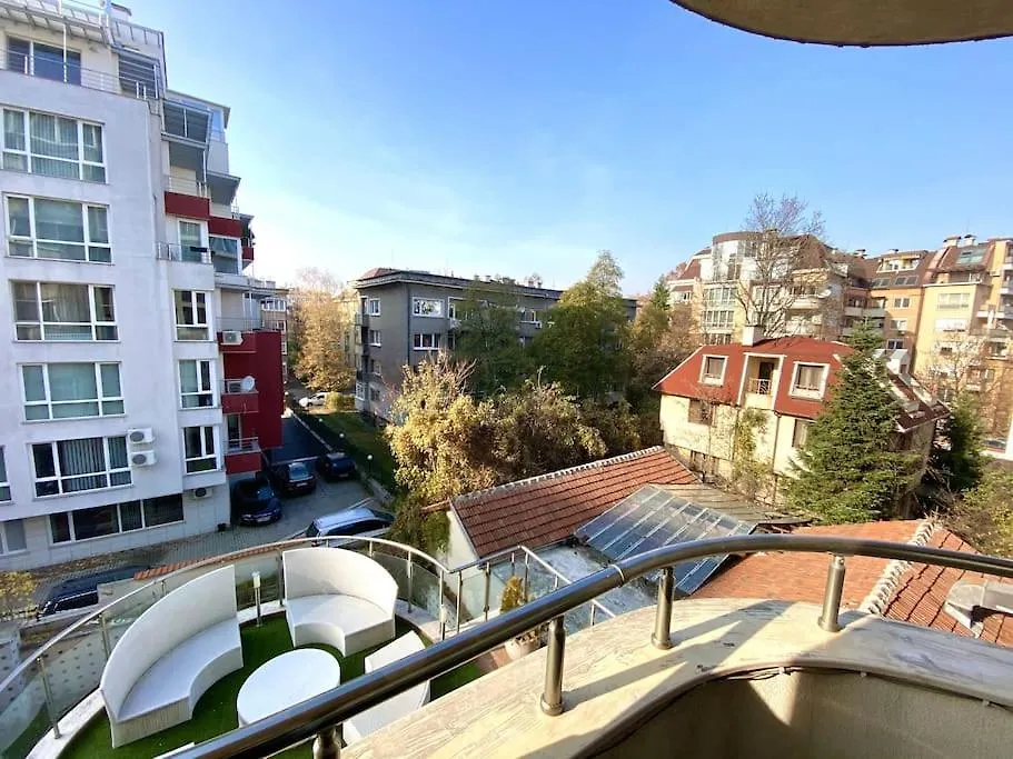 Guest Rooms With Living Room, Dining Room And Kitchen Next To Center Sófia Apartamento
