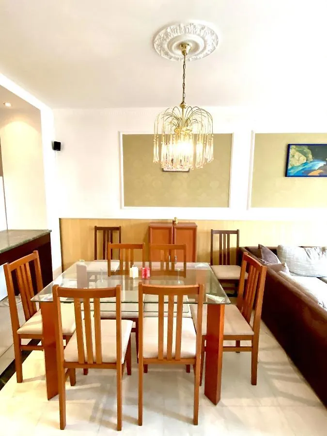 Guest Rooms With Living Room, Dining Room And Kitchen Next To Center Sófia Apartamento