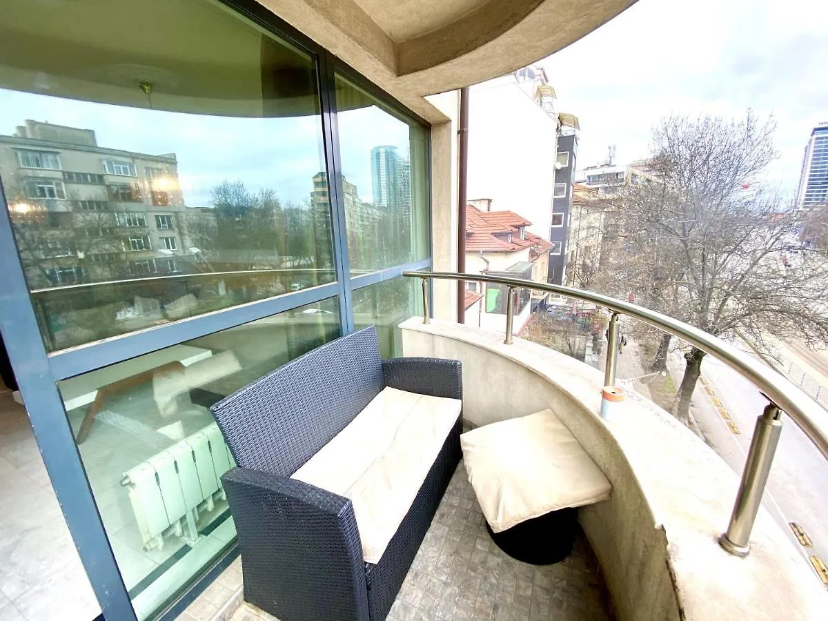 Apartamento Guest Rooms With Living Room, Dining Room And Kitchen Next To Center Sófia