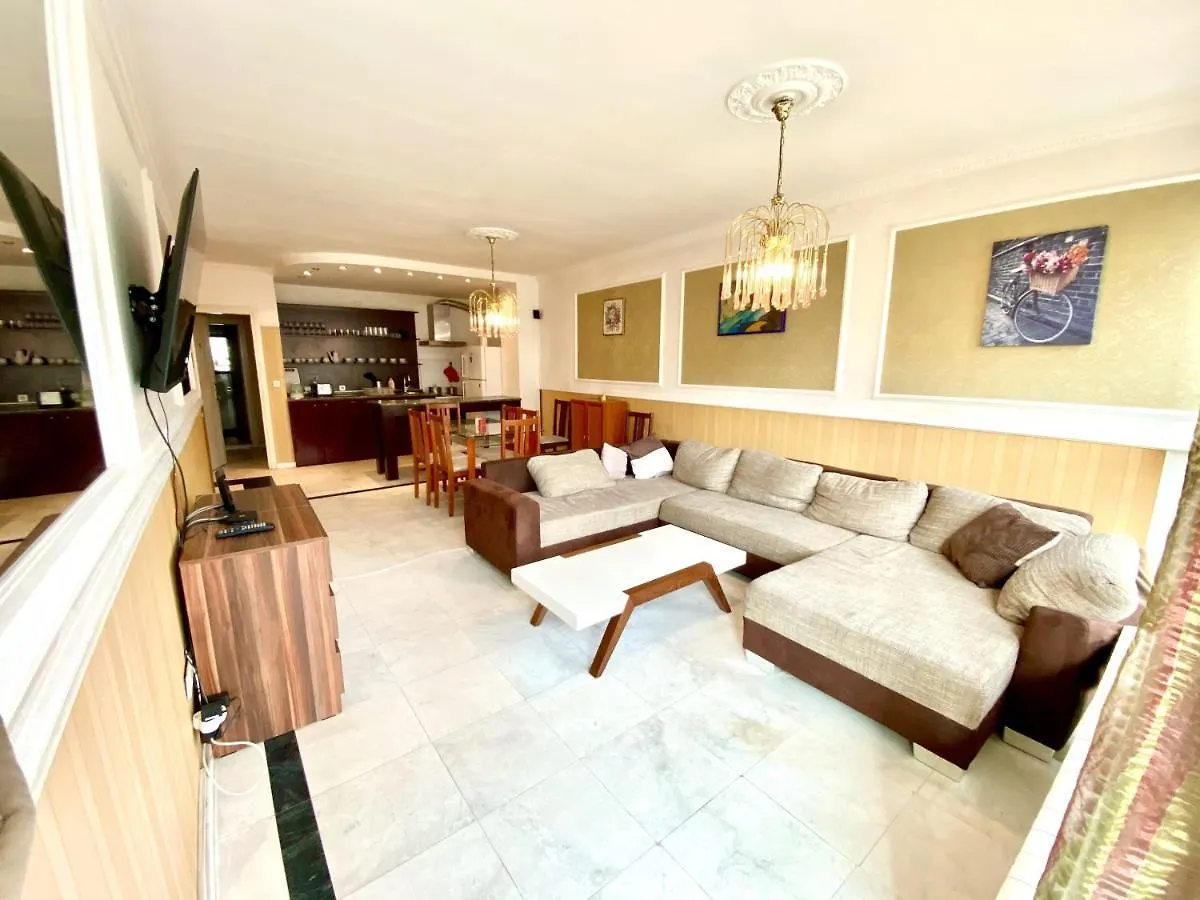 Guest Rooms With Living Room, Dining Room And Kitchen Next To Center Sófia