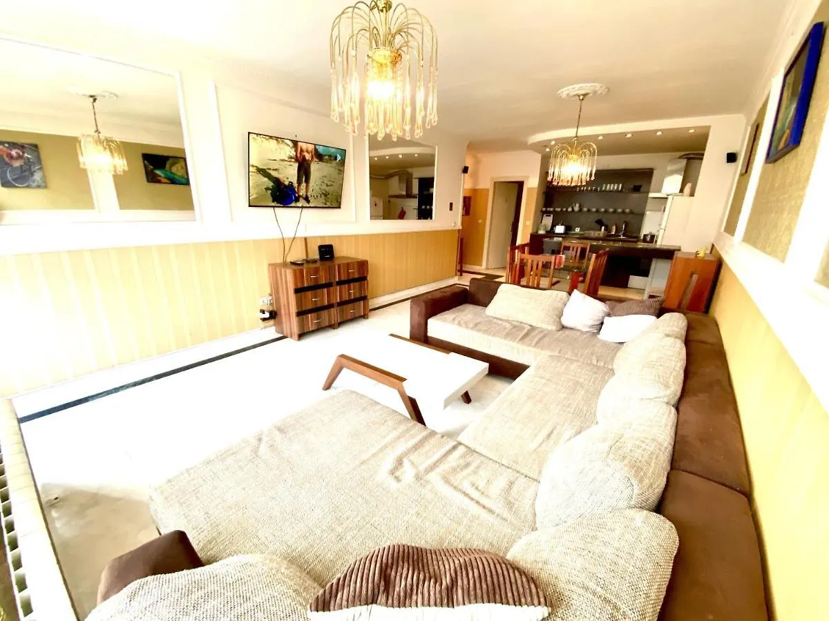 Guest Rooms With Living Room, Dining Room And Kitchen Next To Center Sófia